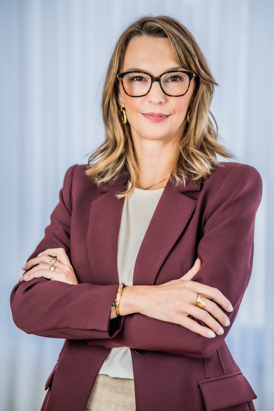 Silvia Limoni, psicóloga clínica, de braços cruzados